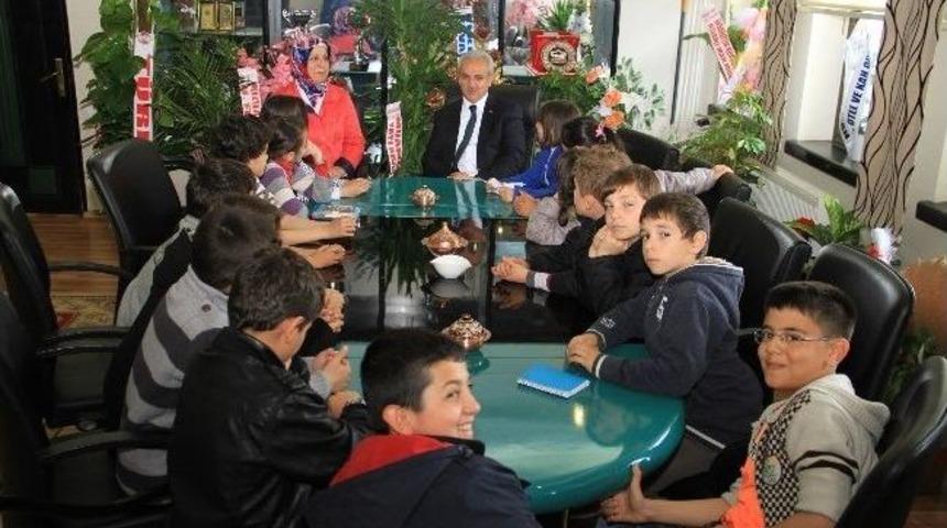 &Ouml;ğrencilerden Başsoy&rsquo;a Ziyaret