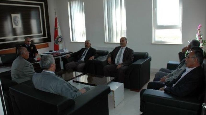 Emniyet M&uuml;d&uuml;r&uuml; K&uuml;&ccedil;&uuml;ker Muhtarlarla Bir Araya Geldi