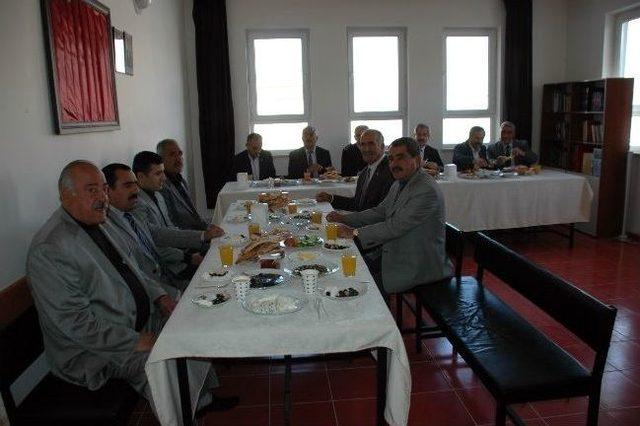 Emniyet M&uuml;d&uuml;r&uuml; K&uuml;&ccedil;&uuml;ker Muhtarlarla Bir Araya Geldi 1