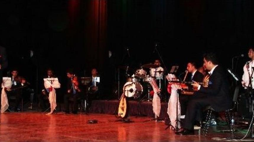 Ga&uuml;n&rsquo;de T&uuml;rk Sanat M&uuml;ziği Konseri Dinleyenleri B&uuml;y&uuml;ledi