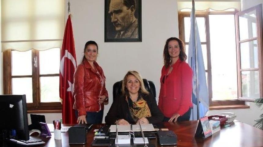 Urla'da Siyaset Ve Sanat Birarada