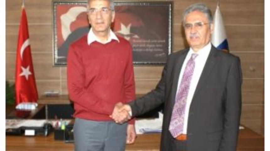 Mezitli Kaymakamı Madenoğlu, Başkan Tarhan&rsquo;ı Ziyaret Etti