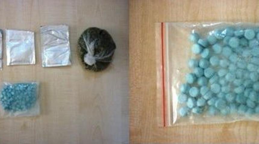 İzmir&rsquo;de Uyuşturucu Operasyonları