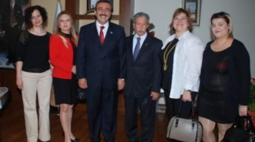 Artı Eğitim G&ouml;n&uuml;ll&uuml;leri &Ccedil;etin&rsquo;i Ziyaret Etti