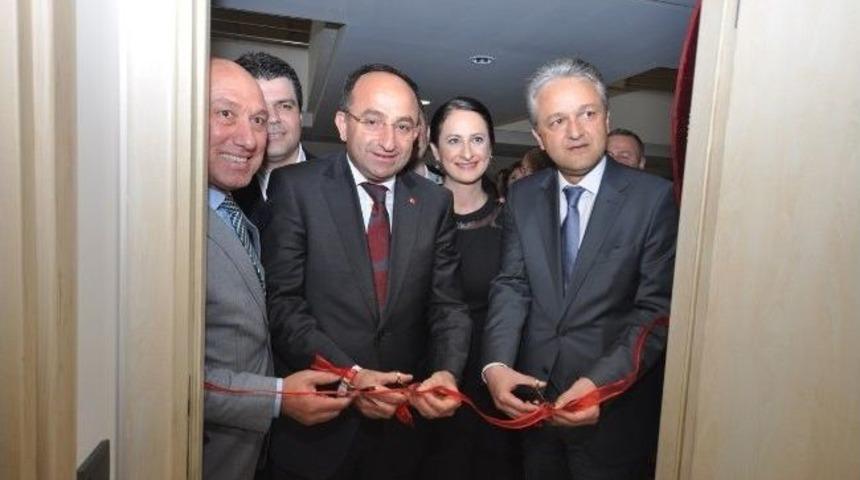 Başkan &Uuml;z&uuml;lmez Avukatlık B&uuml;rosu A&ccedil;tı