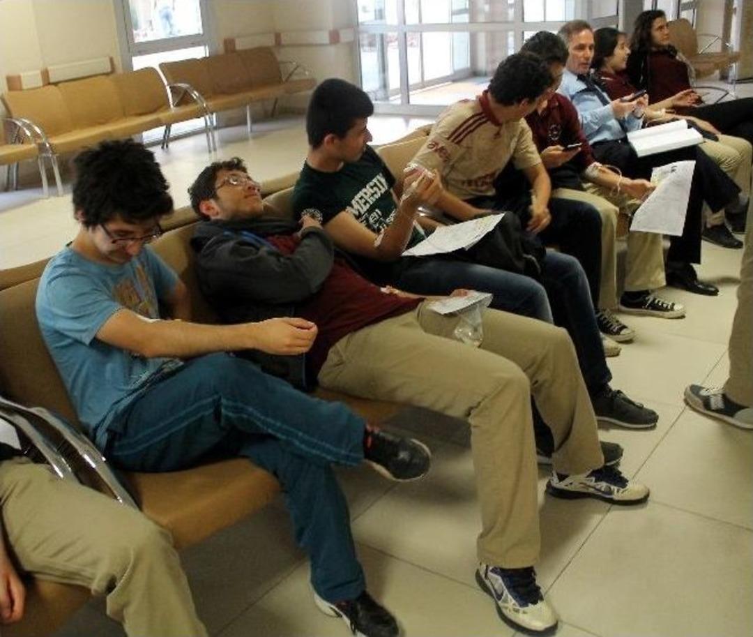 Yemekten Zehirlenen 33 &Ouml;ğrenci Hastanelik Oldu