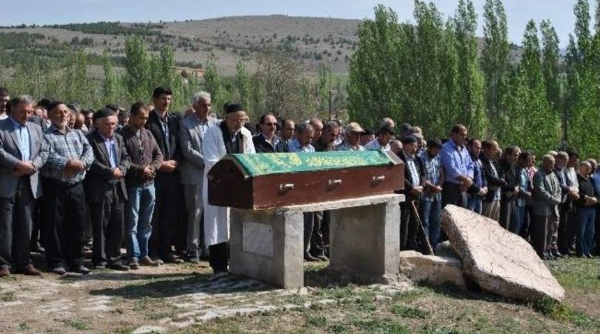 Antalya&rsquo;da 5 Kişinin Hayatını Kaybettiği Otomobilin S&uuml;r&uuml;c&uuml;s&uuml; Amasya&rsquo;da Defnedildi