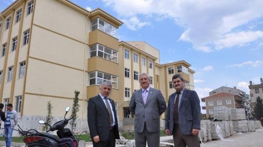 İneg&ouml;l Halk Eğitim Merkezi Binası G&uuml;n Sayıyor