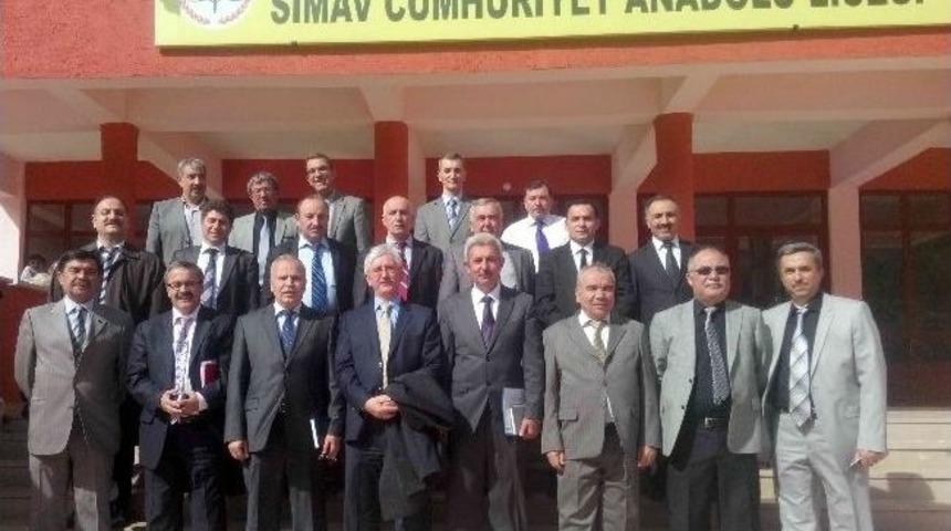 K&uuml;tahyalı Lise M&uuml;d&uuml;rleri Simav&rsquo;da Toplandı