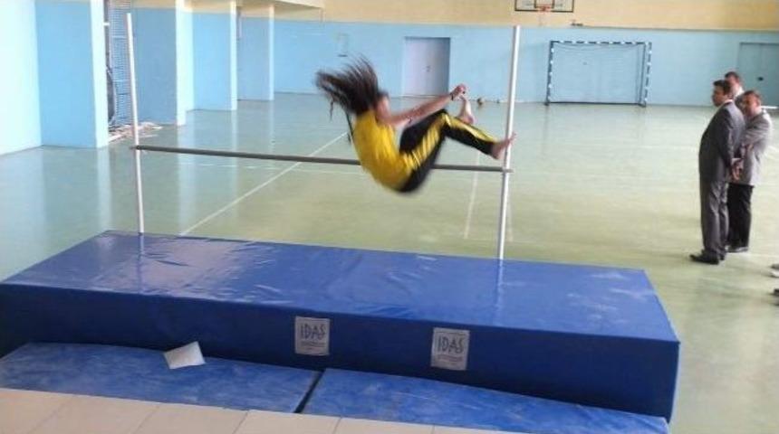 Boz&uuml;y&uuml;k Ticaret Meslek Lisesi Sporda &Ccedil;ıtayı Y&uuml;kseltti