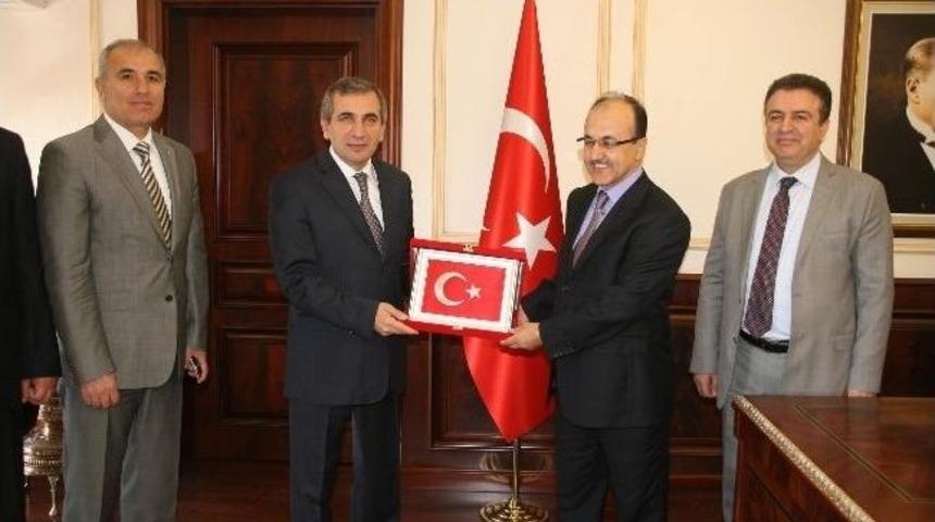 Yeni &Ccedil;eltek K&ouml;m&uuml;r İşletmeleri Tarafından Sorgun'a Yapılacak Fen Lisesi İ&ccedil;in İmzalar Atıldı