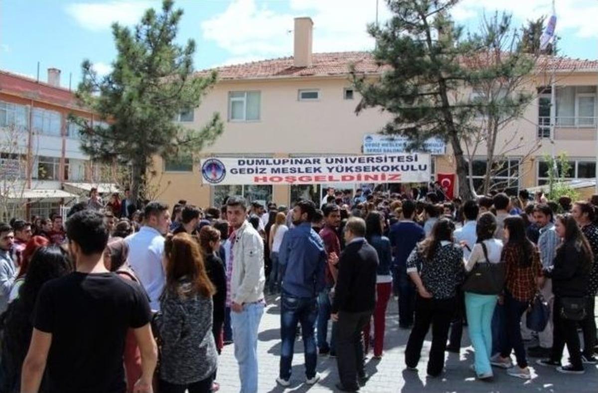 Gediz Meslek Y&uuml;ksekokulu Yıl Sonu Sergisi