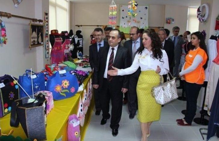 Gediz Meslek Yüksekokulu Yıl Sonu Sergisi G3