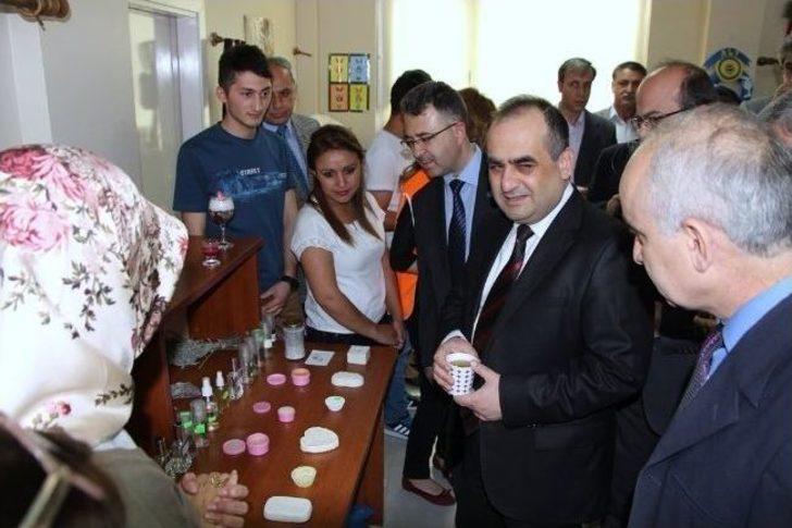 Gediz Meslek Yüksekokulu Yıl Sonu Sergisi G4