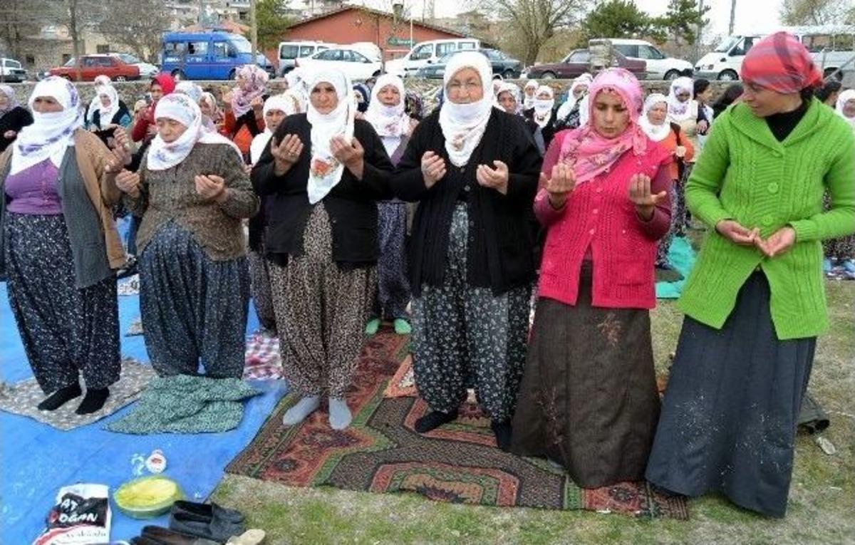 (&ouml;zel Haber) K&ouml;yl&uuml;ler Yağmur Duasına &Ccedil;ıktı