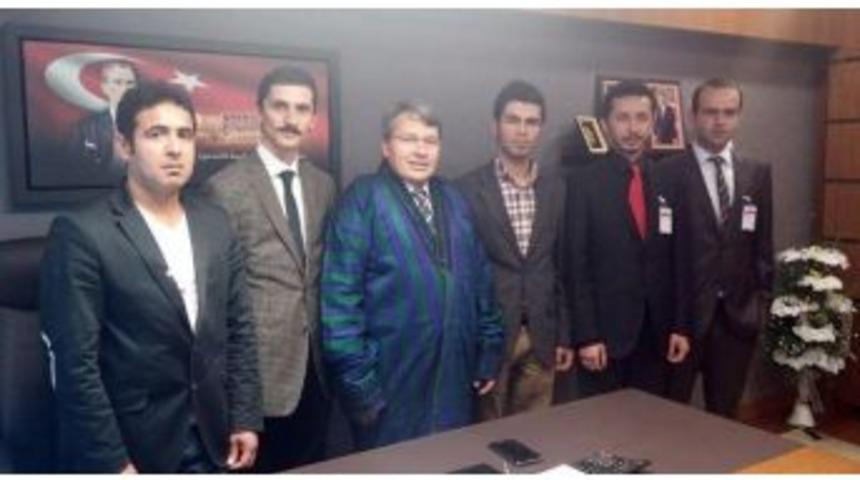 Yabancı &Ouml;ğrencilerden Milletvekili Feramuz &Uuml;st&uuml;n&rsquo;e Ziyaret