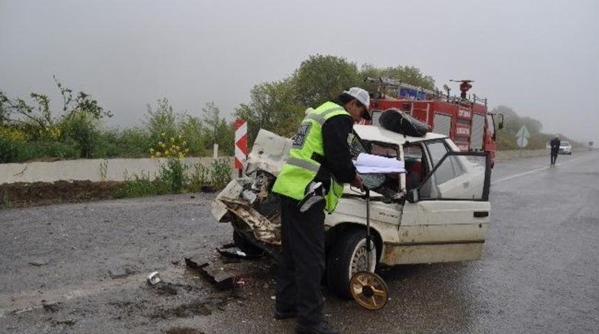 100 Metre Arayla İki Trafik Kazası: 1 &Ouml;l&uuml;, 6 Yaralı