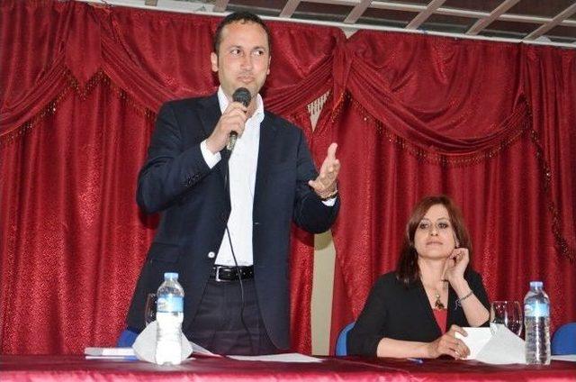 Şırnak Belediyesi Eş Başkanları Onuk Ve Kadırhan Personellerle İlk Toplantılarını Yaptı