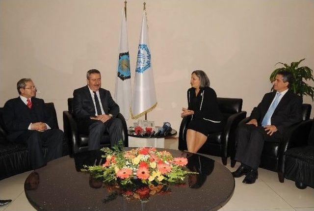 Vali Kıraç tan Kışanak a Tebrik Ziyareti 1