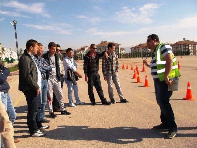 Eskişehir&rsquo;de Ambulans S&uuml;r&uuml;ş Teknikleri Eğitimi 1