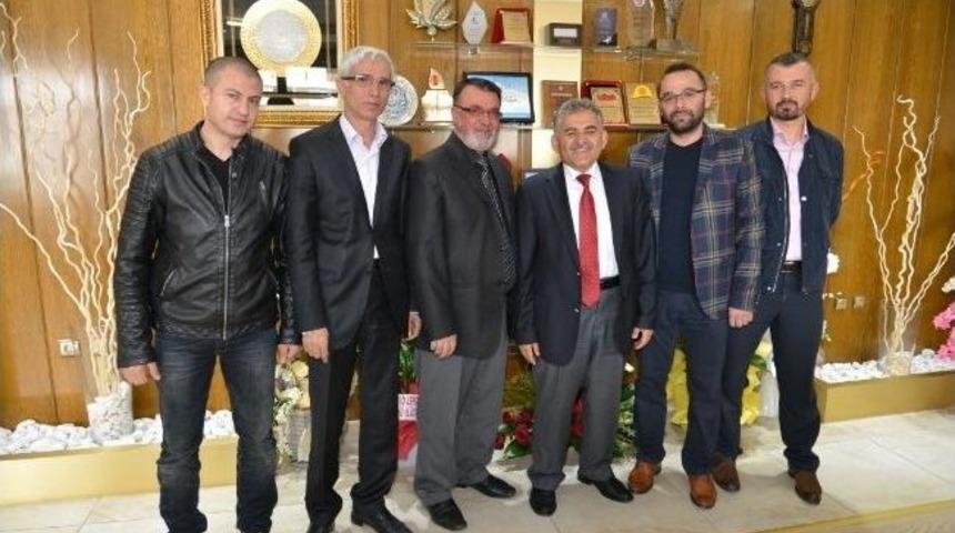 B&uuml;y&uuml;kkılı&ccedil;'a Ziyaretler S&uuml;r&uuml;yor