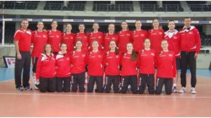 Gen&ccedil; Kadın Milli Voleybol Takımı, İstanbul&rsquo;da Kampa Giriyor