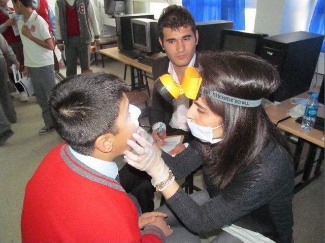 Elazığ'da 750 Öğrenciye Diş Muayenesi