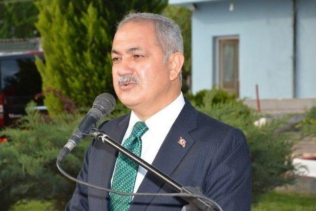 Osmaniye Belediye Başkanı Kadir Kara, Personeli İle Kahvaltıda Buluştu