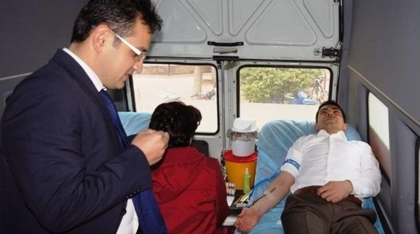 Sarıg&ouml;l Kaymakamı Kan Bağışında &Ouml;rnek Oldu