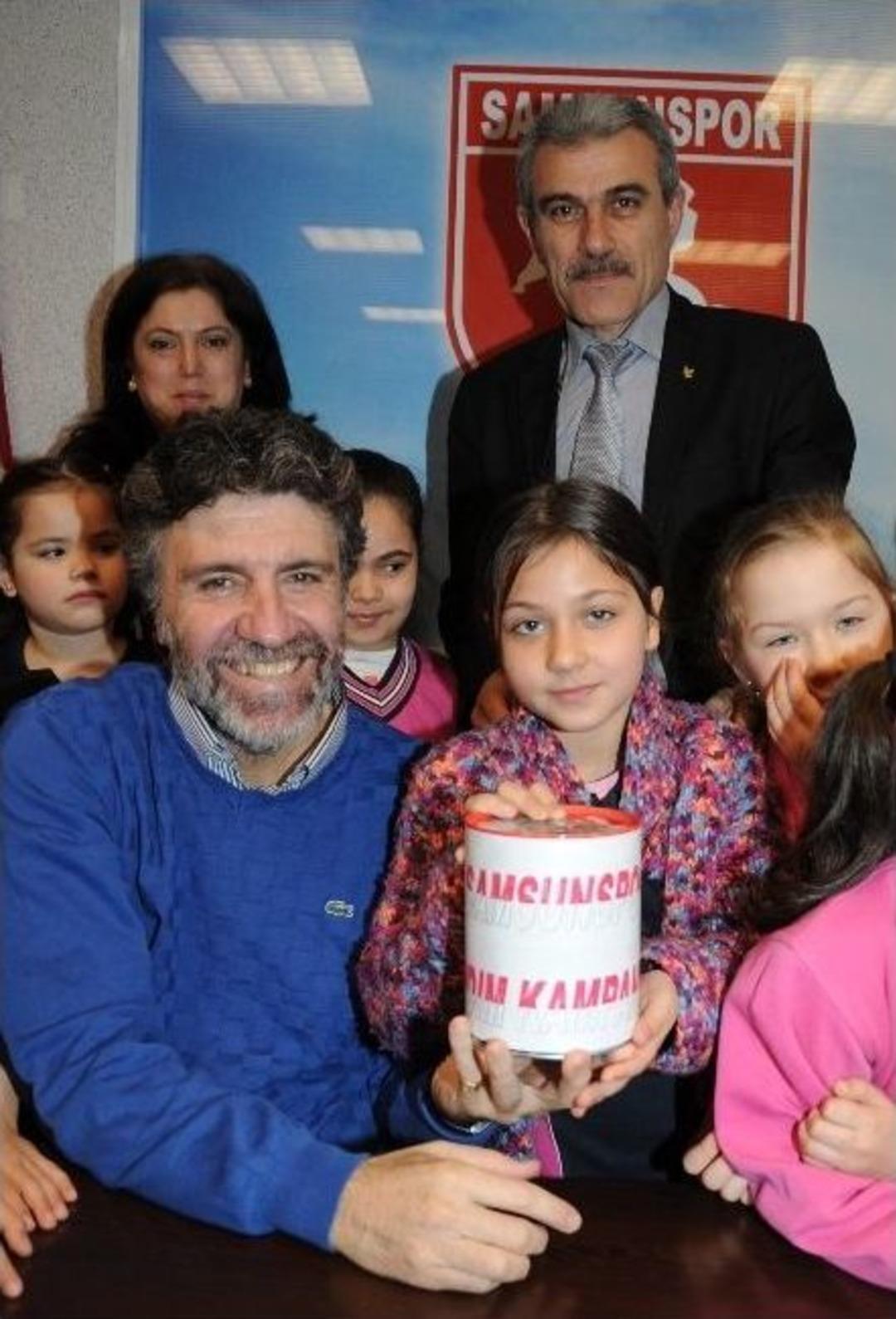 &Ouml;ğrencilerden Duygulandıran Bağış