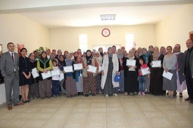 Göre Beldesinde Kadınlara Yönelik Düzenlenen Sürü Yönetimi Elemanı Eğitimi Tamamlandı