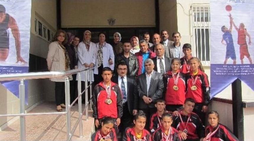 Sessiz &Ouml;ğrenciler Başarılı D&ouml;nd&uuml;