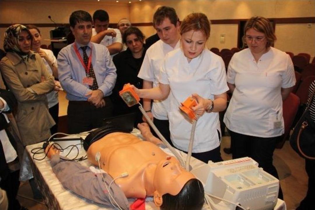 Hemşirelere Hayat Kurtarma Kursu