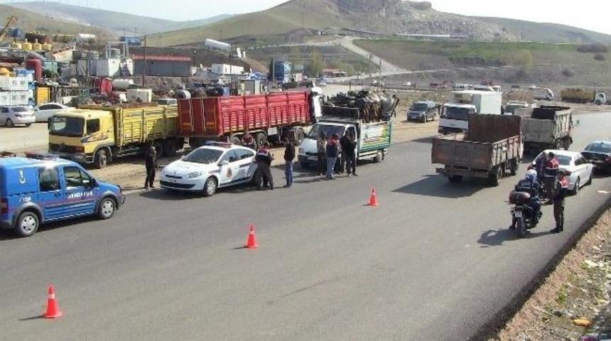 Ankara Hurdacılar Sitesinde Yapılan Operasyonda 15 Kişi Yakalandı