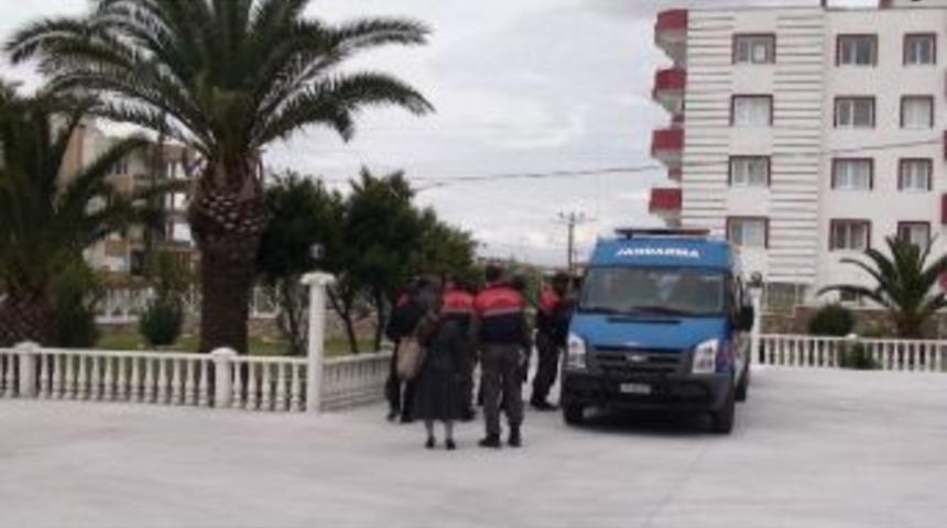 Jandarma Uyuşturucu Ticareti Yapan 10 Kişiyi Yakaladı