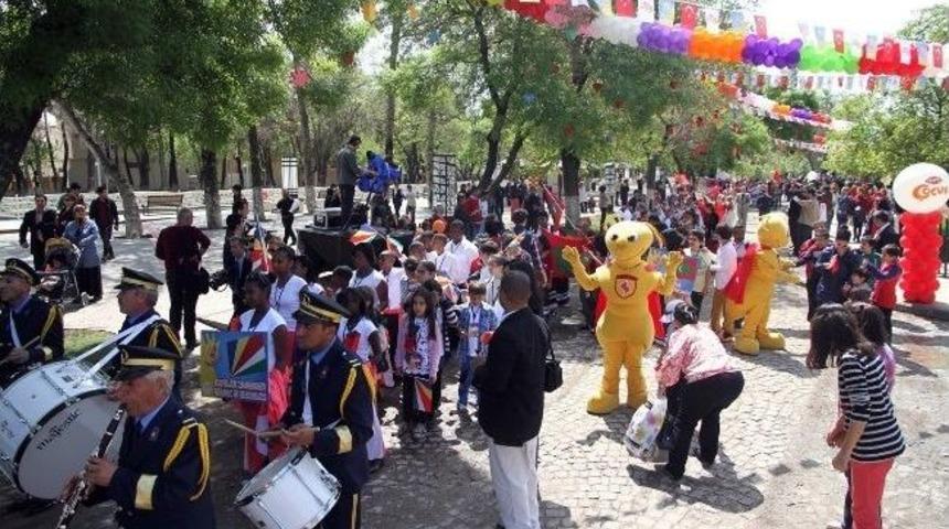 Sanko Holding, 23 Nisan &Ccedil;o&ccedil;uklarını Ağırlıyor