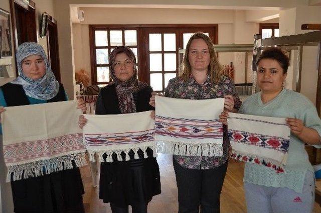 Osmanlı El Sanatları Kadın Eliyle Yeniden Hayat Buluyor