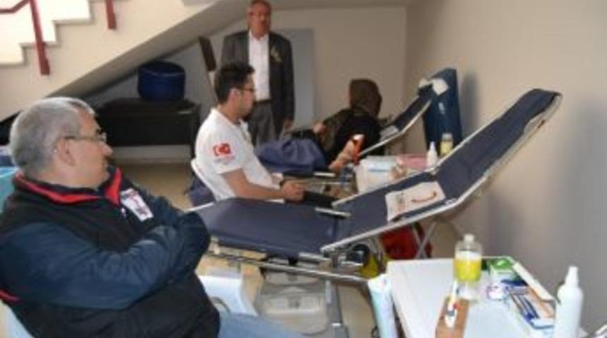 Kulu&rsquo;da Kızılay Ekibi Kan Alımına Başladı