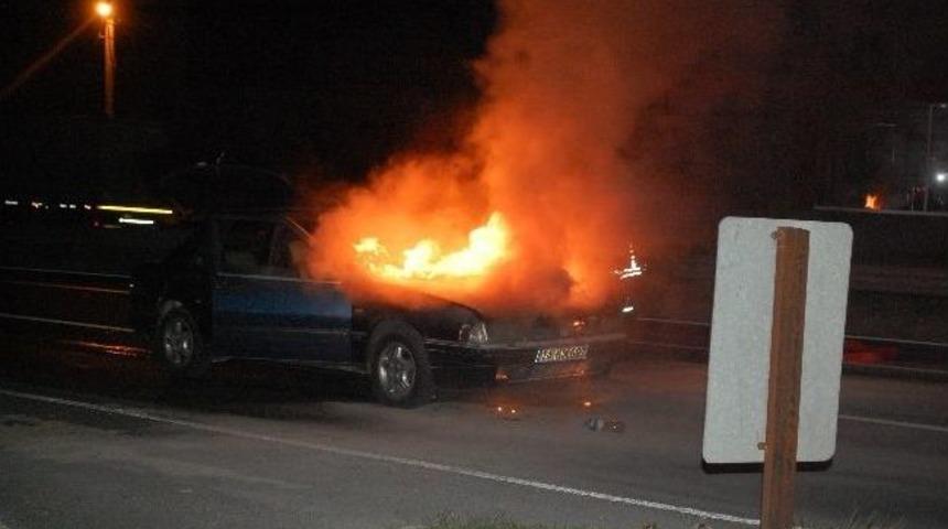 Seyir Halindeki Lpg&rsquo;li Otomobil Alevler İ&ccedil;inde Kaldı