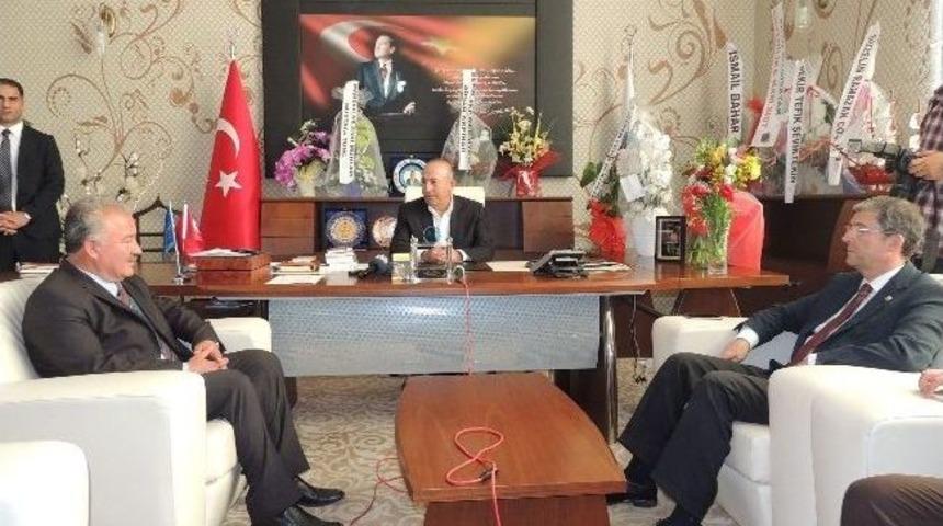 Ab Bakanı &Ccedil;avuşoğlu&rsquo;ndan Aksu Belediyesi'ne Ziyaret