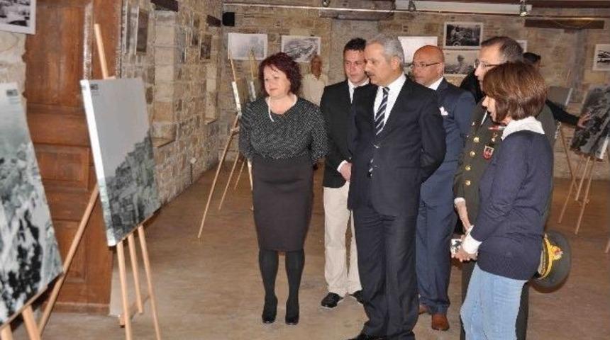 D&uuml;nden Bug&uuml;ne Kuşadası Turizmi Fotoğraf Sergisi A&ccedil;ıldı