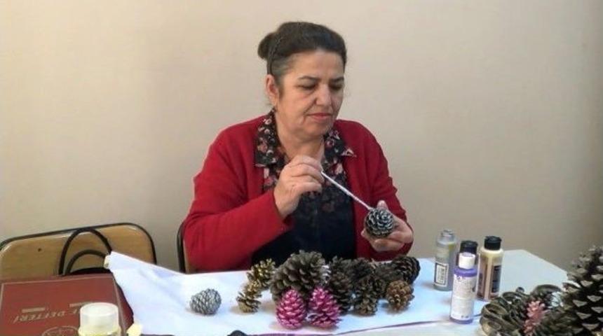 &Ccedil;am Kozalağı Ek Gelir Kapısı Oldu