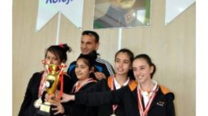 Tekden Koleji&rsquo;nde Kupa Heyecanı