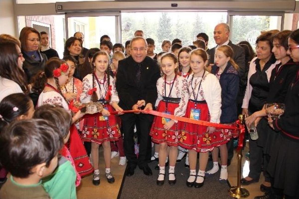 Gkv&rsquo;li Minik Ressamlardan Muhteşem Resim Sergisi