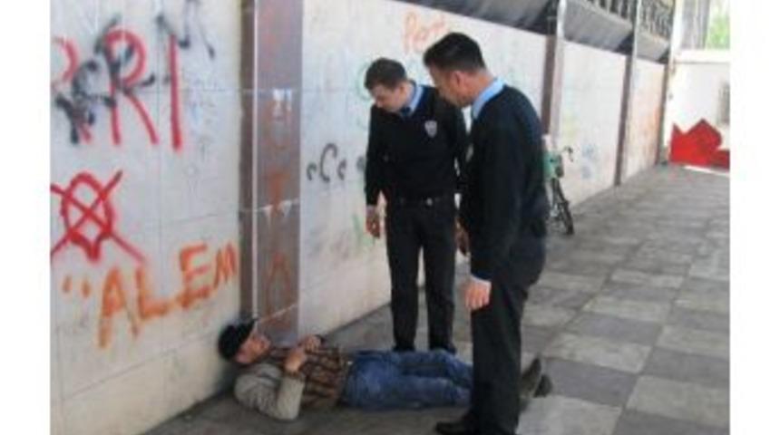 Alkoll&uuml; Şahıs Polisi Alarma Ge&ccedil;irdi