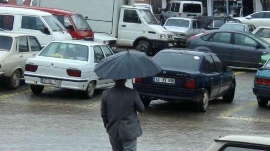 Nisan Ortasında Gelen Yağmur Sevindirdi