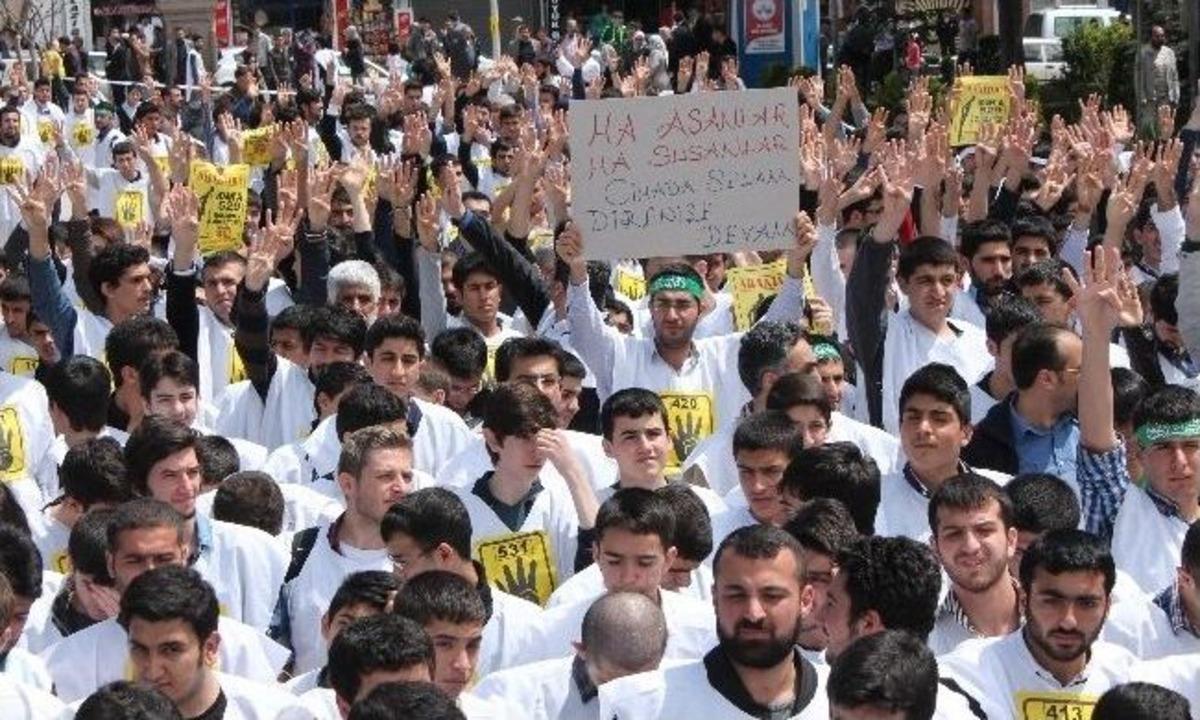 Mısır'daki İdam Kararına Elazığ'dan Kefenli Ve Darağa&ccedil;lı Tepki