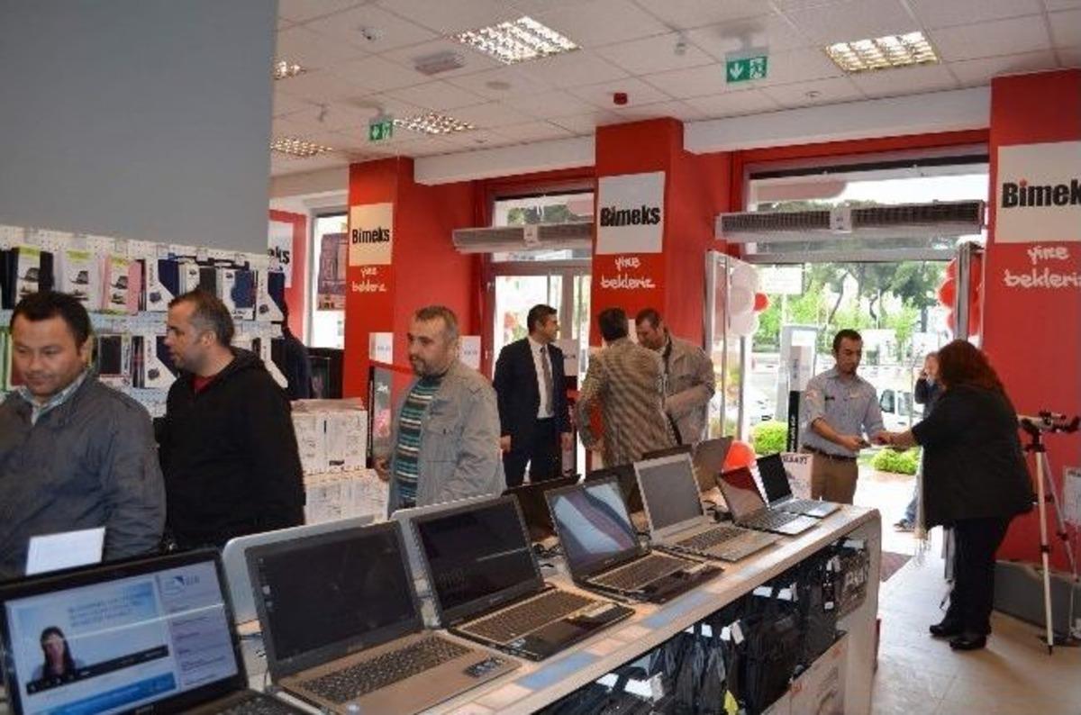 Bimeks 126. Mağazasını Manisa'da A&ccedil;tı