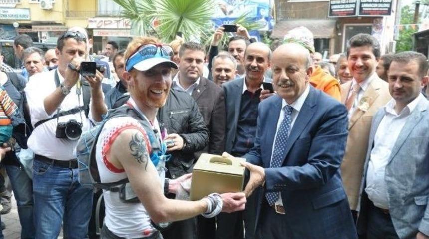 130 Kilometre Koştu, 2 Kilo Zayıfladı