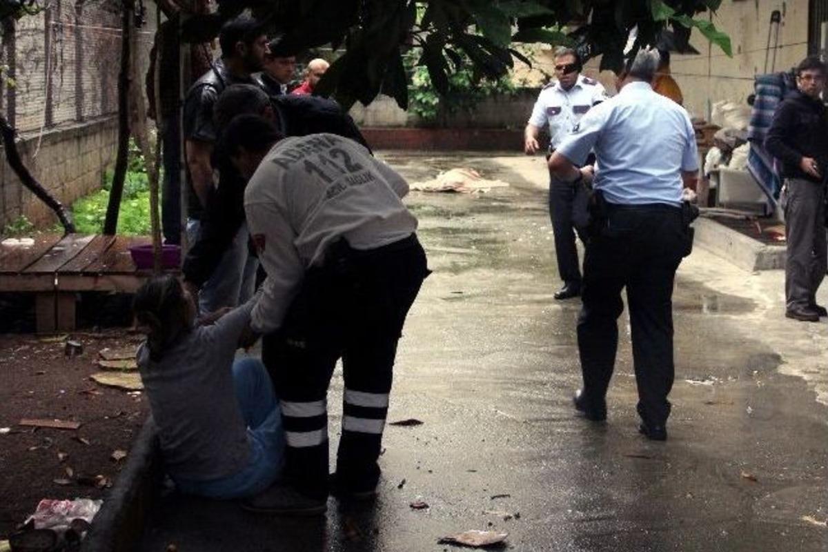 Balkondan D&uuml;şen Alzheımer Hastası Yaşlı Kadın &Ouml;ld&uuml;
